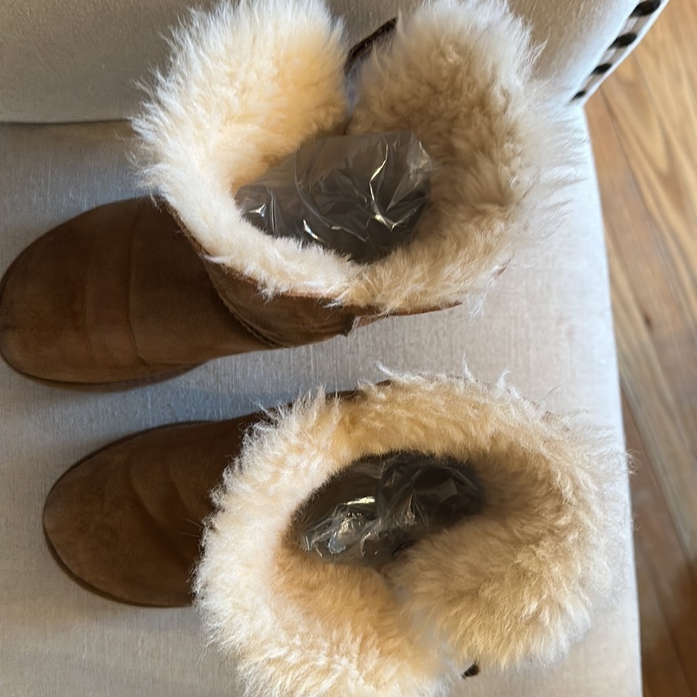 UGG Women’s Daelynn Bow Suede Winter Snow Boots Tan Chestnut Size 7 - Picture 6 of 16